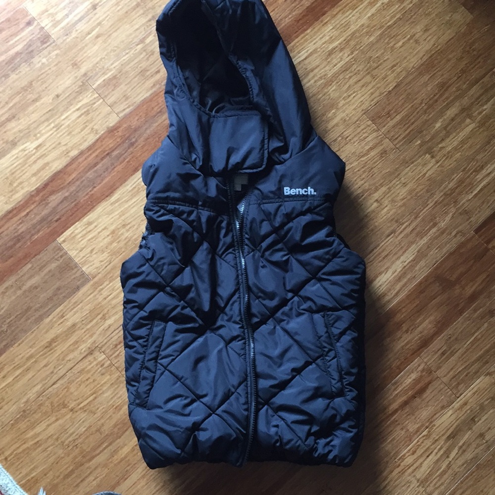 Bench. Puffy Vest with Hoodie sz Small